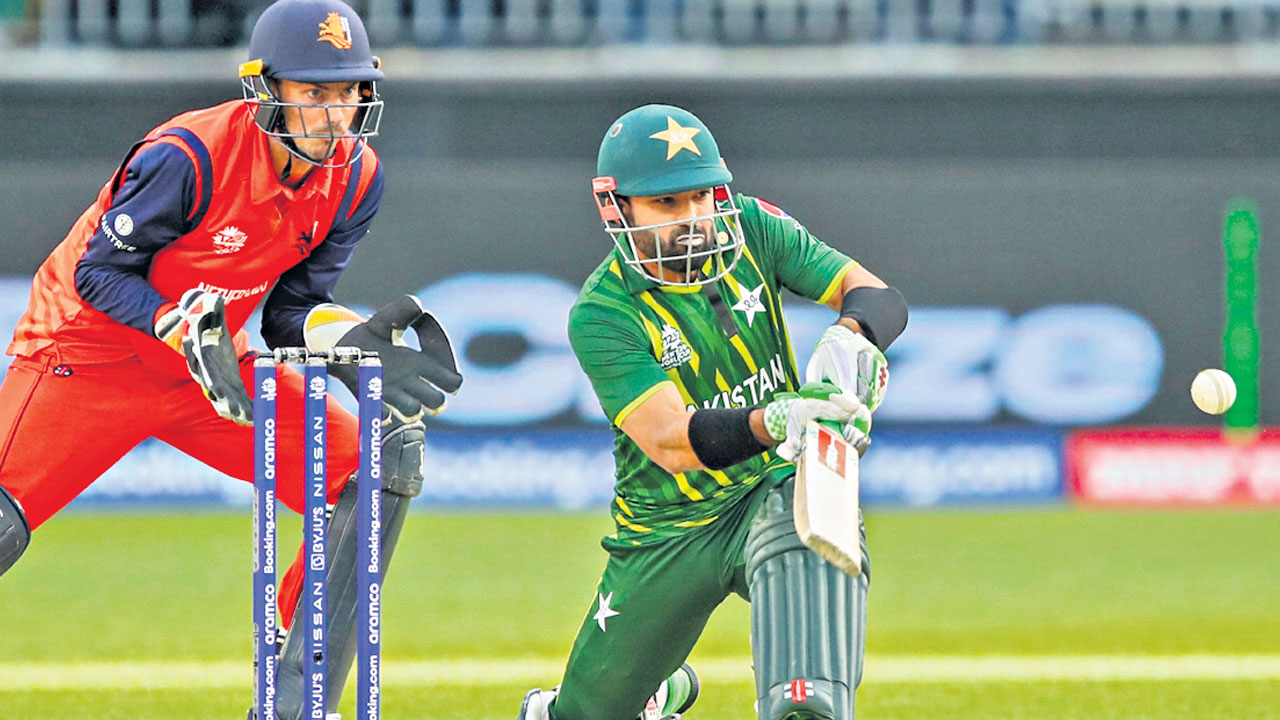 పాకిస్థాన్‌ తొలి గెలుపు