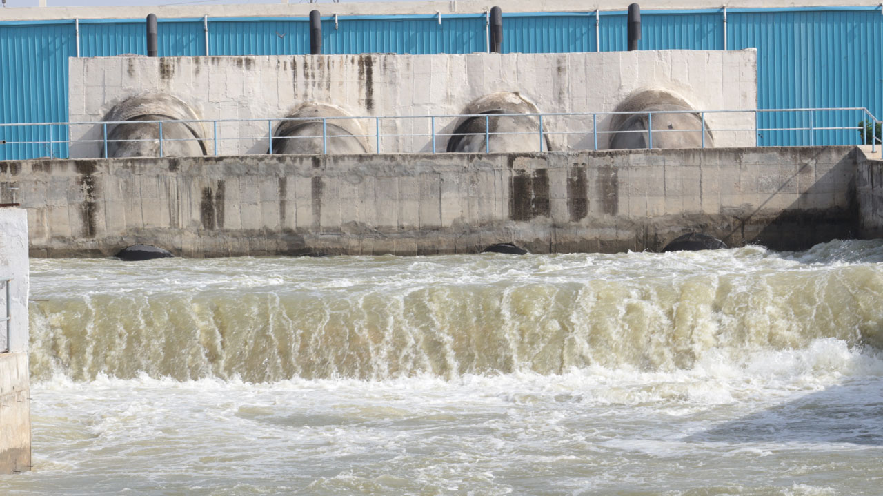 నడిగడ్డి వరప్రదాయిని నెట్టెంపాడు