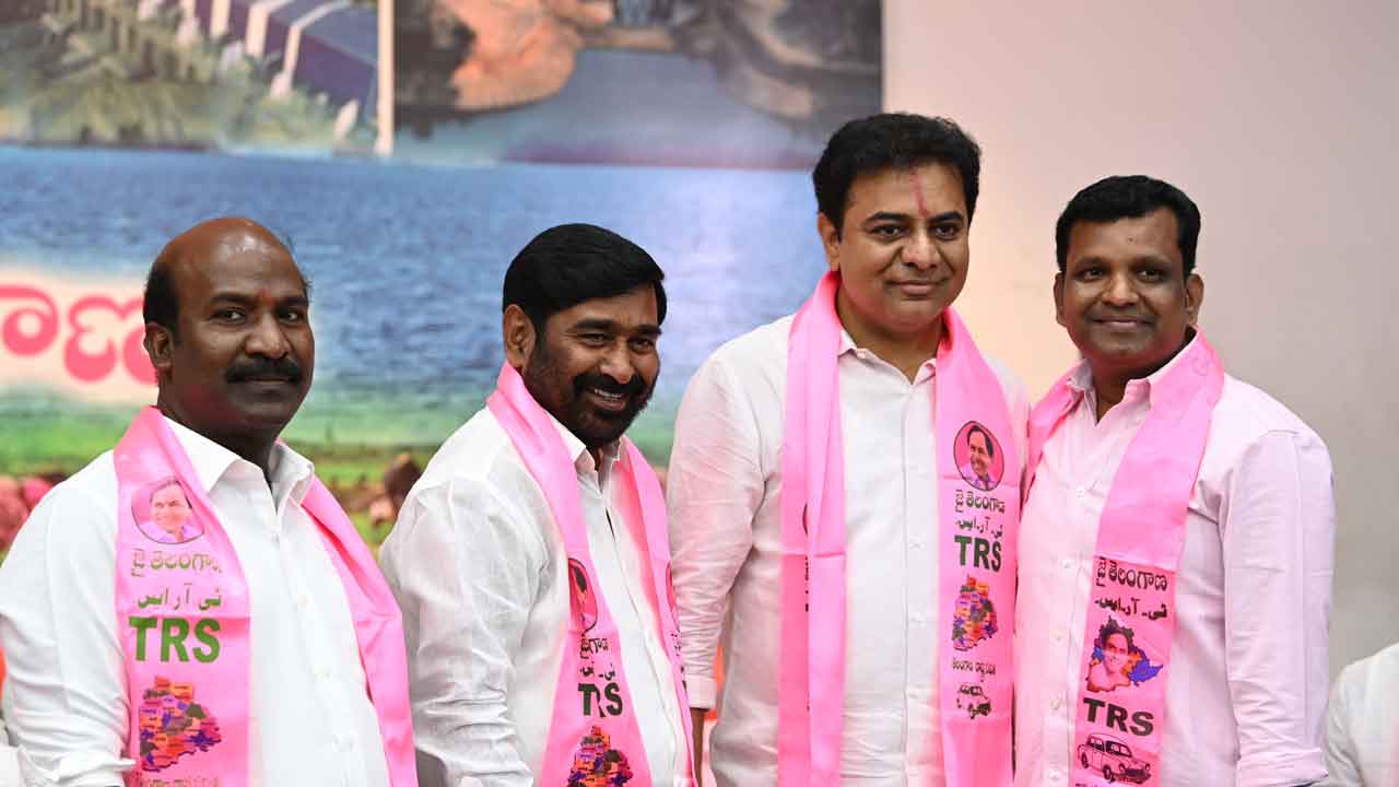 సంబురంగా పాల్గొని .. సంతోషం పంచుకొని..