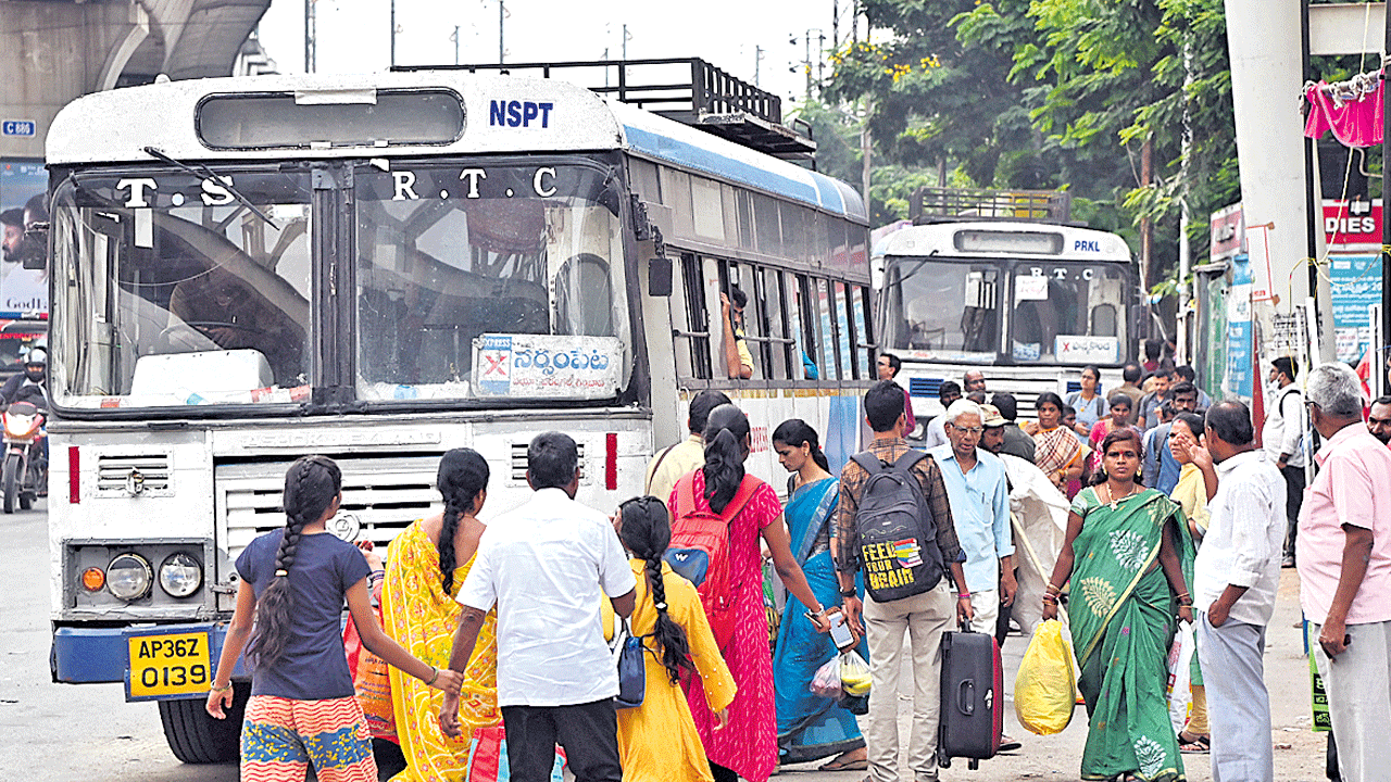 పల్లెకు పోయిన పట్నం..!