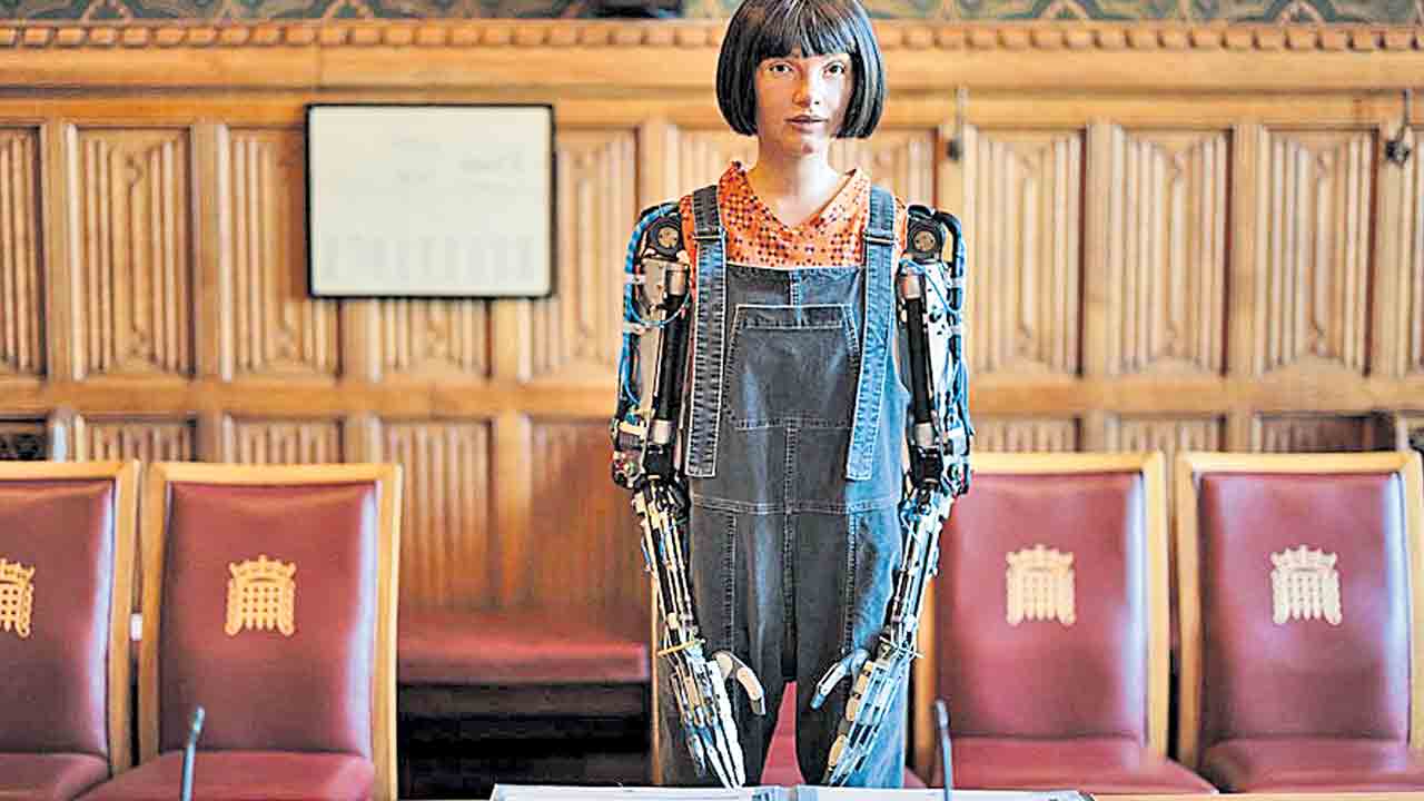 యూకే పార్లమెంట్‌లో రోబో