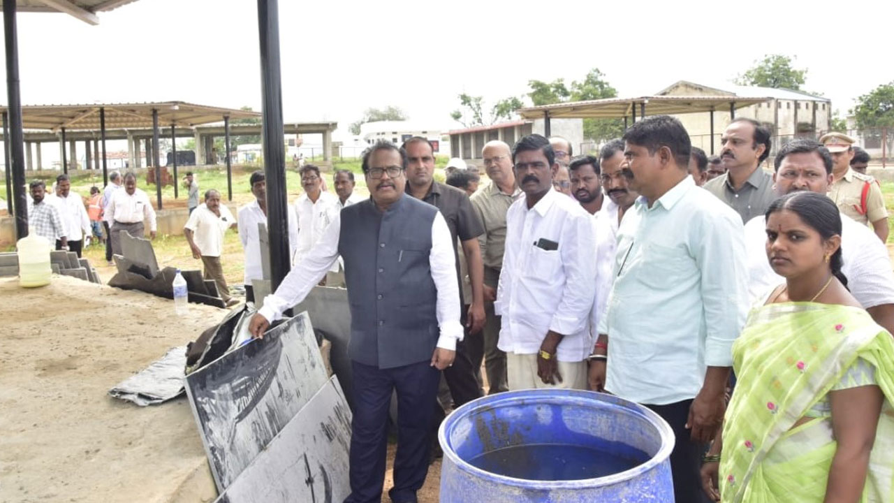 పనులను త్వరగా పూర్తి చేయాలి