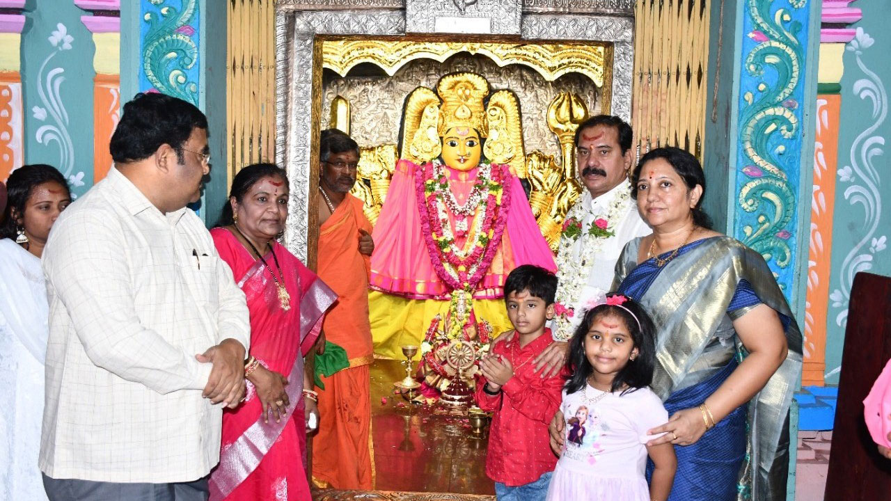 భవిష్యత్‌ తరాలకు పచ్చదనం అందించాలి