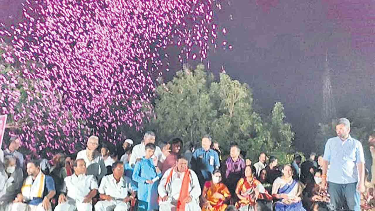 అట్టహాసంగా రావణ దహనం