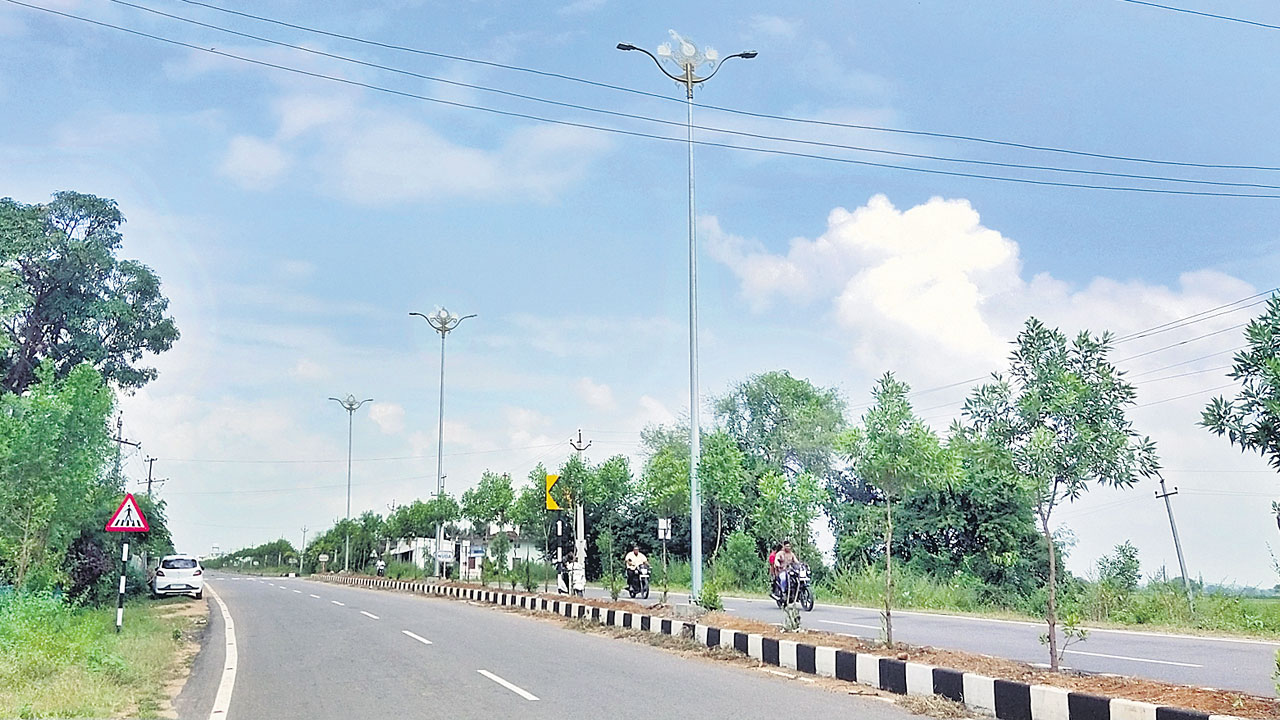 మధ్యలోనే వదిలేశారు