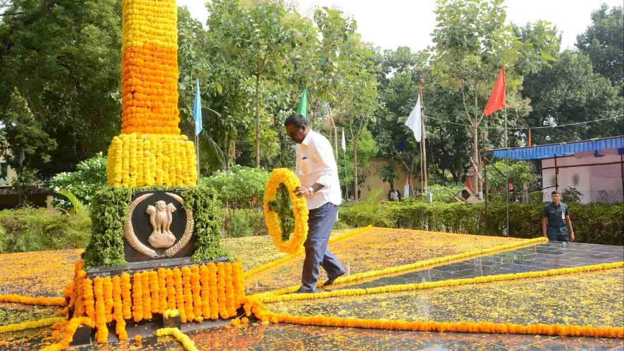 పోలీస్‌ అమర వీరుల త్యాగం..చిరస్మరణీయం