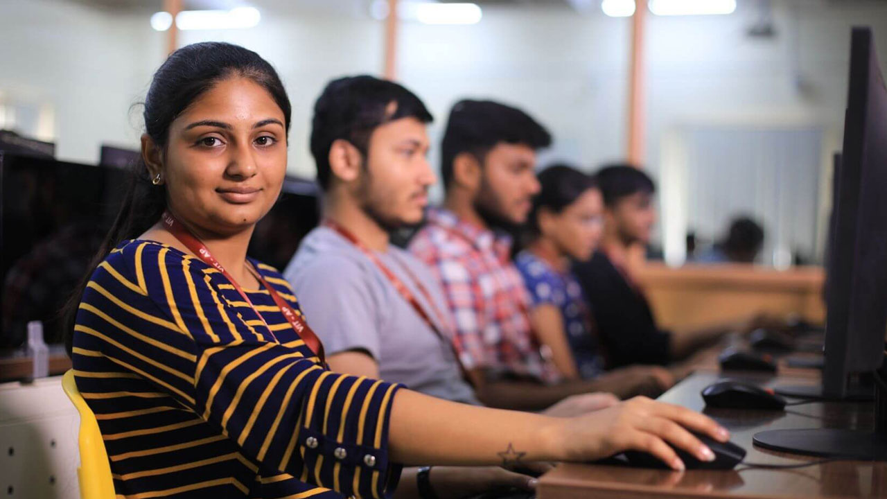 క్రేజీ.. కంప్యూటర్‌ సైన్స్‌ ఇంజినీరింగ్‌