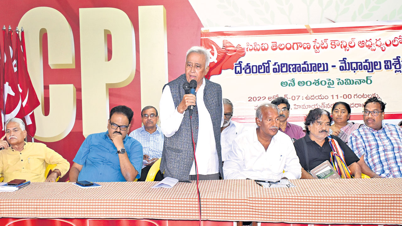 మతోన్మాదశక్తులపై పోరాడాలి