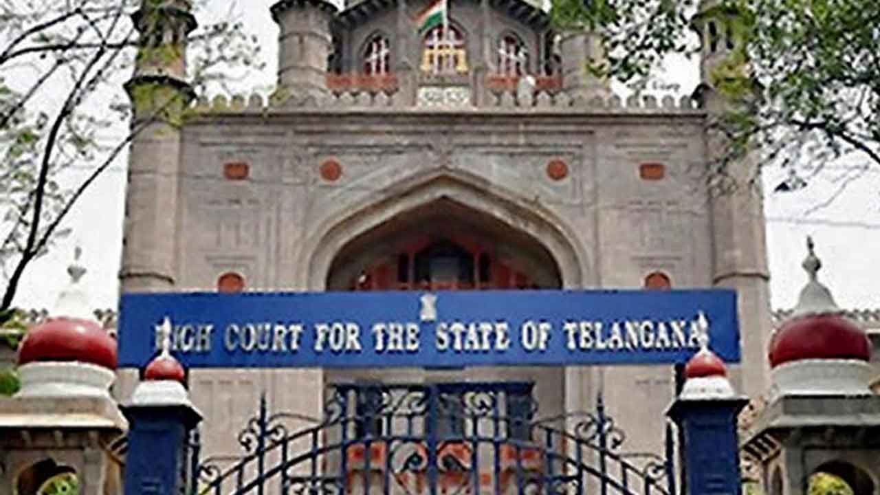 చాకచక్యంగా తెలంగాణ పోలీసులు