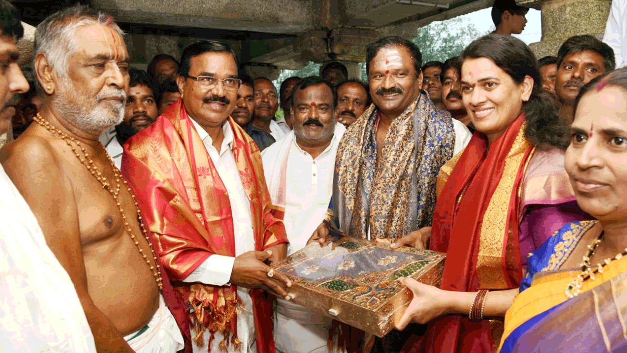 ఘనంగా ఎమ్మెల్యే ఆల జన్మదిన వేడుకలు