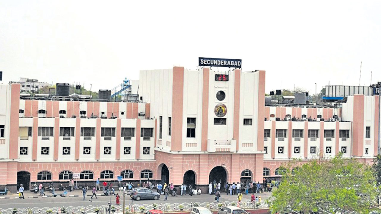 మరిన్ని హంగులు.. సౌకర్యాలు