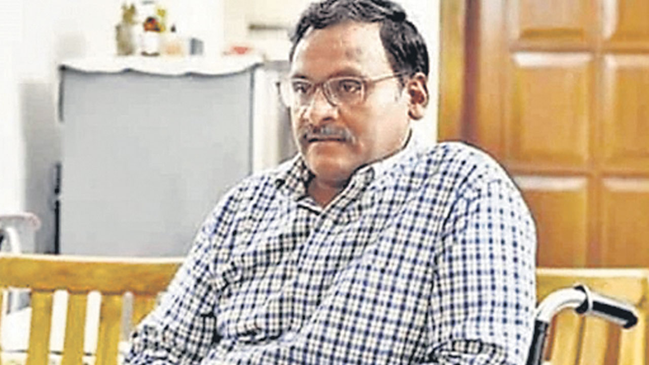 ప్రొఫెసర్‌ సాయిబాబాకు జైలు నుంచి విముక్తి