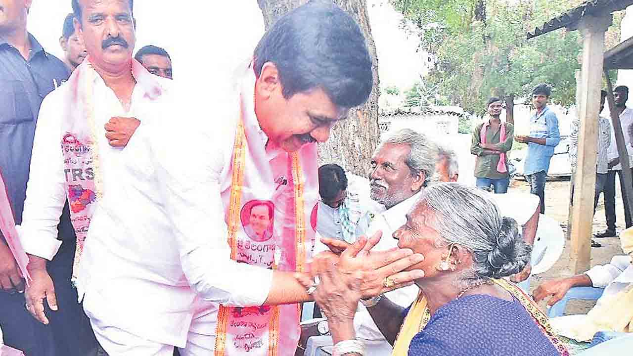 ఈసీని అడ్డం పెట్టుకొని బీజేపీ రాజకీయం
