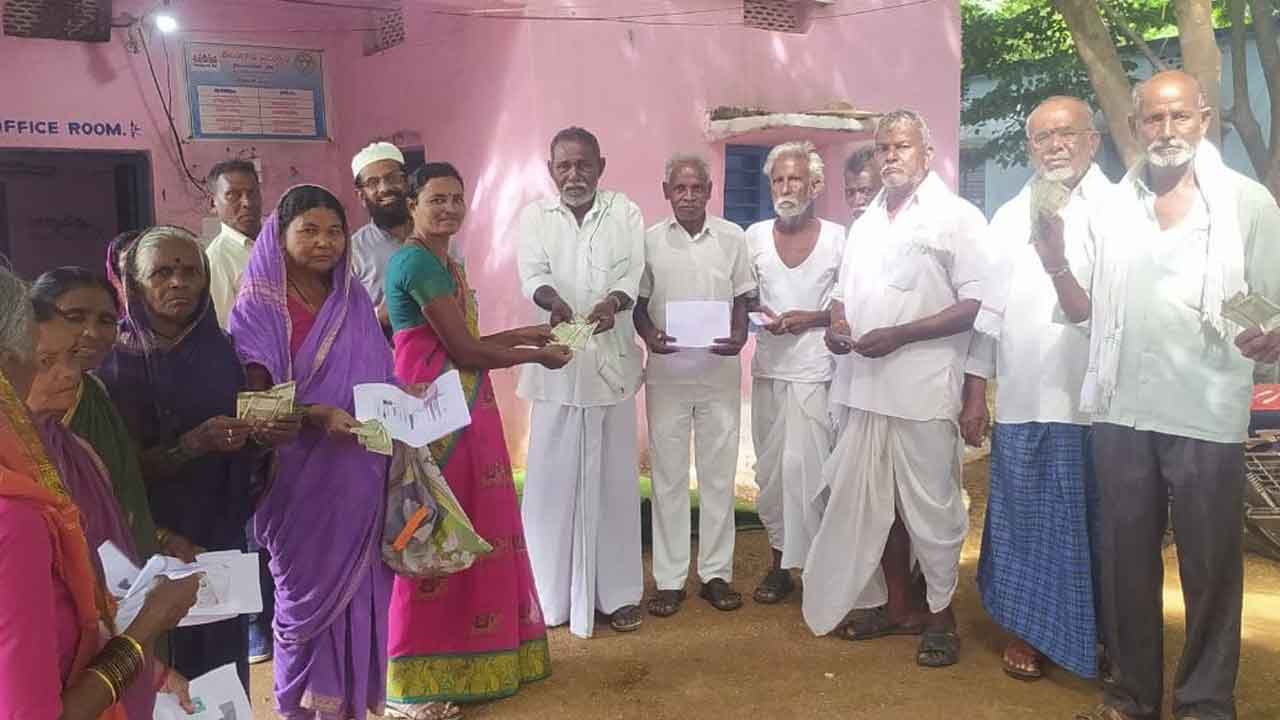 పేదలందరికీ సంక్షేమ పథకాలు