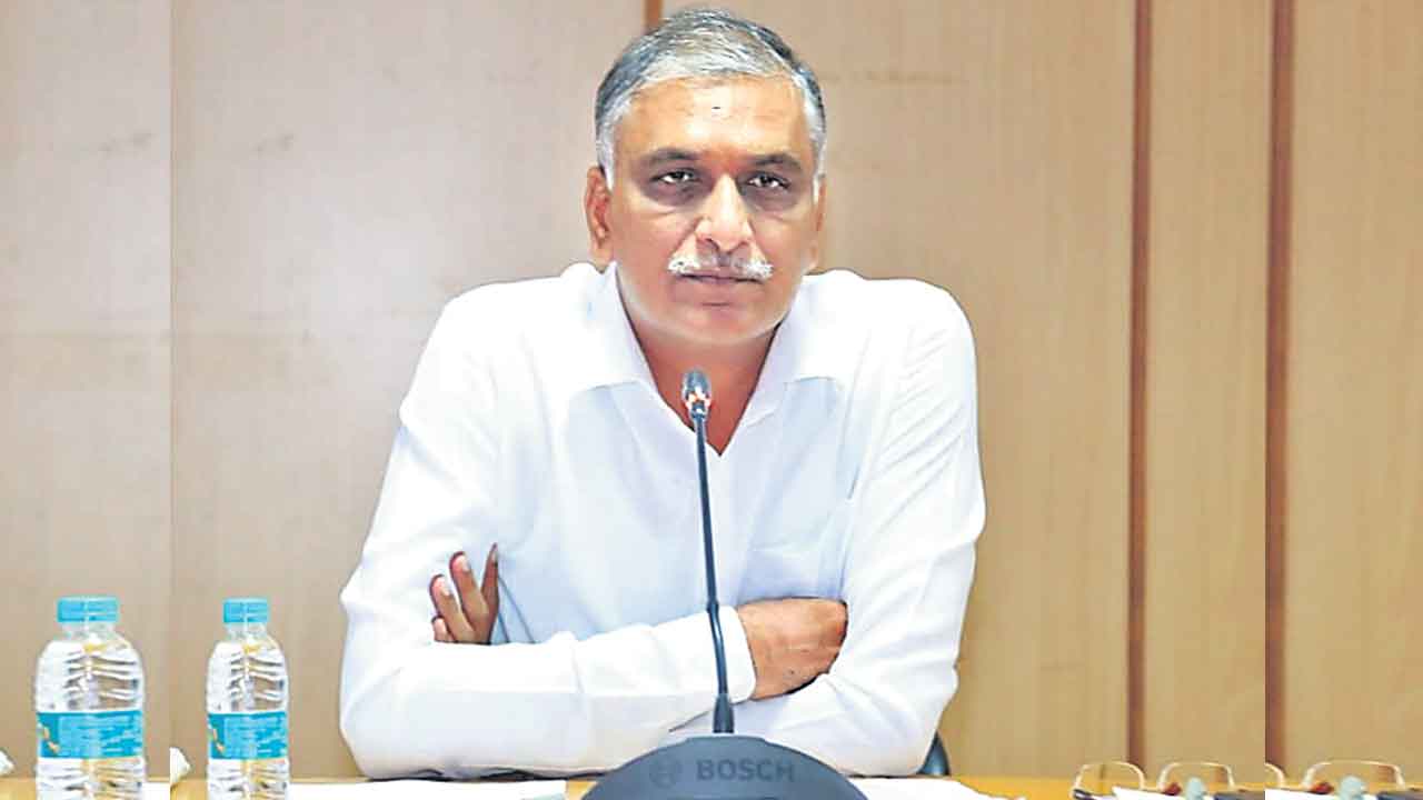 సకాలంలో బిల్లులు, జీతాలు