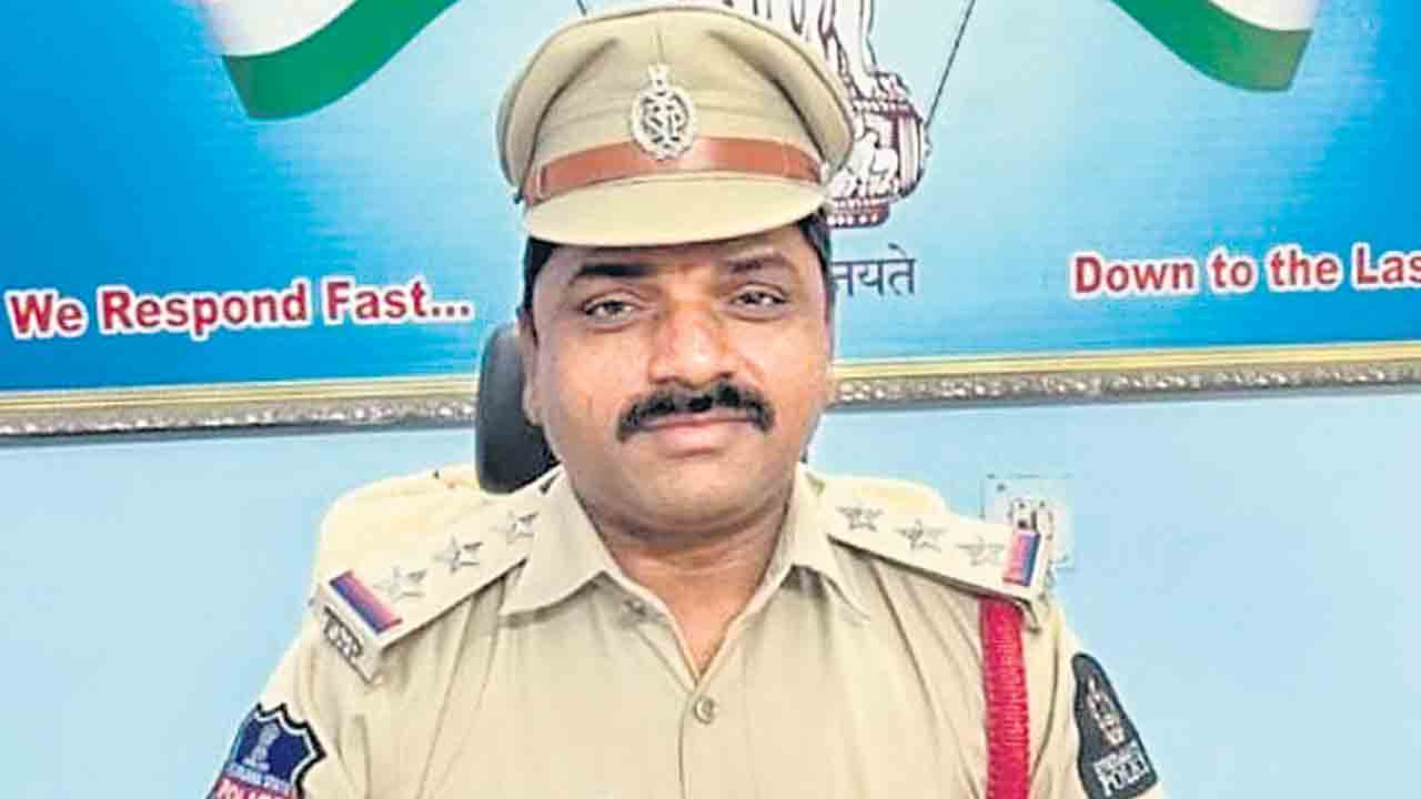 గీత దాటిన ఖాకీలపై వేటు