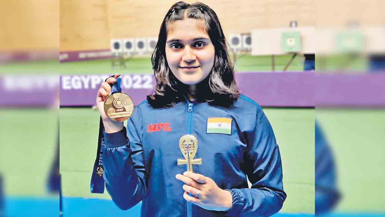 ఇషాసింగ్‌కు స్వర్ణం