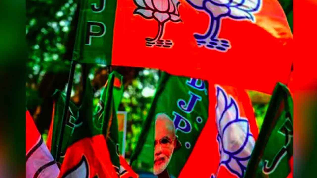 పడగొట్టాలి..పీఠం ఎక్కాలి.. బలం లేకున్నా గద్దెనెక్కే బీజేపీ కుట్రలు