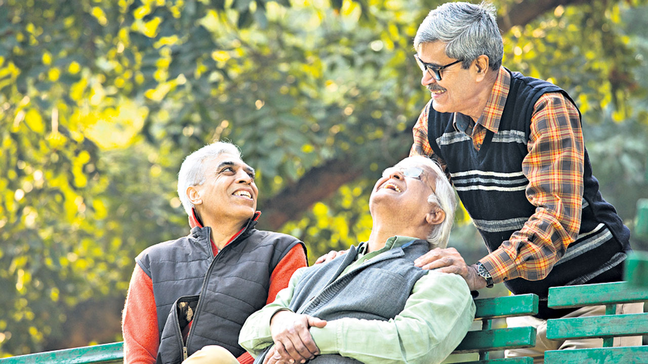 వృద్ధుల సంరక్షణ సామాజిక బాధ్యత