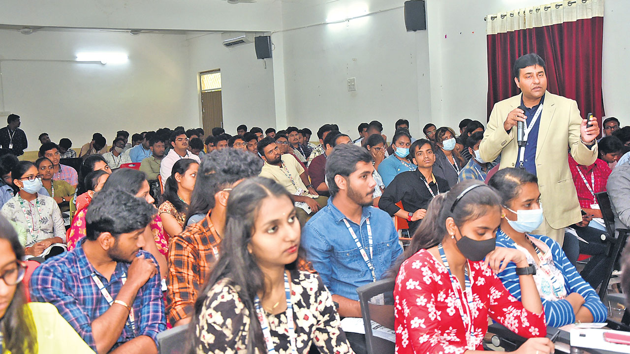 పక్కా ప్లాన్‌తోనే విదేశీ విద్య