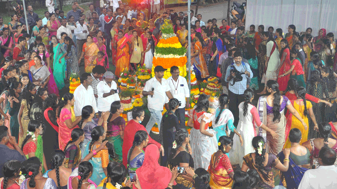 తెలంగాణ వచ్చాకే బతుకమ్మకు ఆదరణ