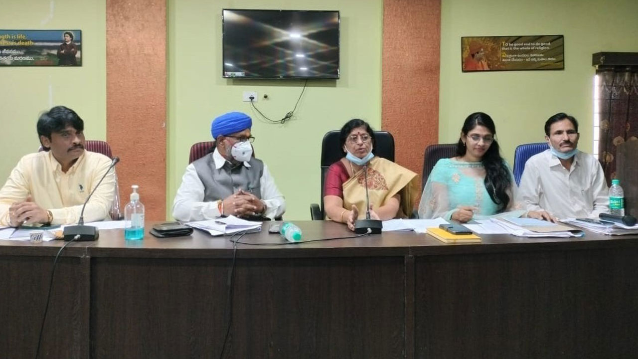 పైలేరియా నివారణకు మందుల పంపిణీ