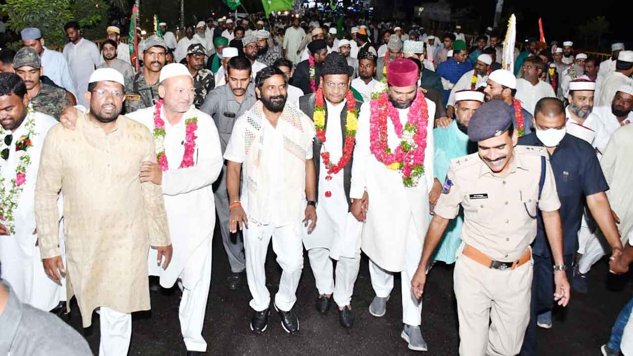 భక్తిశ్రద్ధలతో మిలాద్‌ ఉన్‌ నబీ