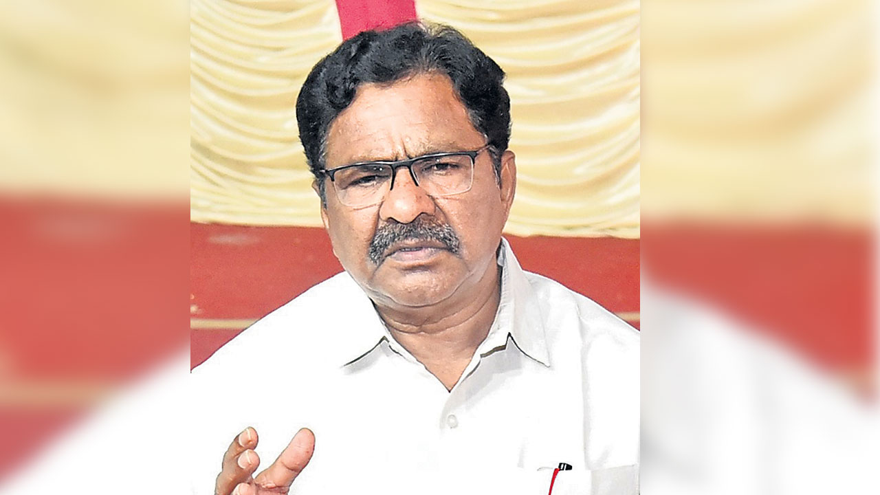 రాజగోపాల్‌.. ఓ దొంగ!