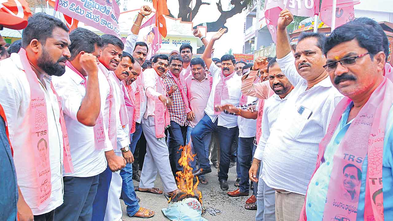 రాజగోపాల్రెడ్డి వ్యాఖ్యలపై ఆందోళనలు