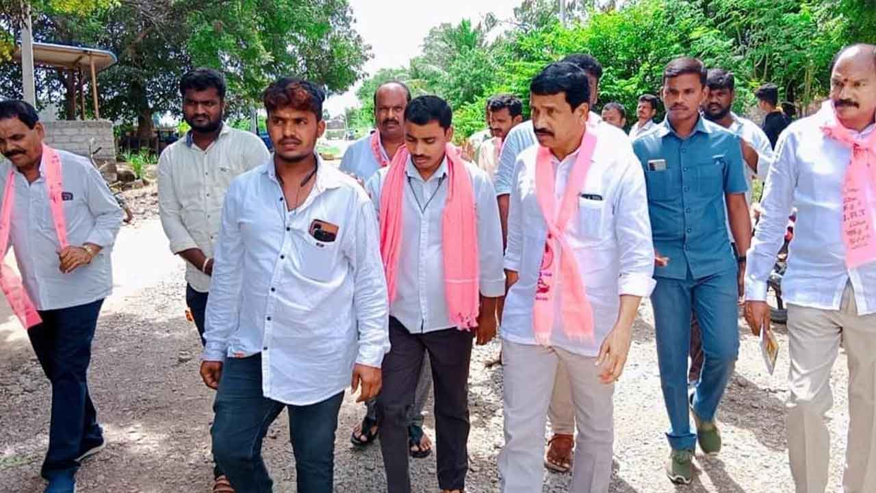 మునుగోడులో ఎమ్మెల్యే ప్రచారం
