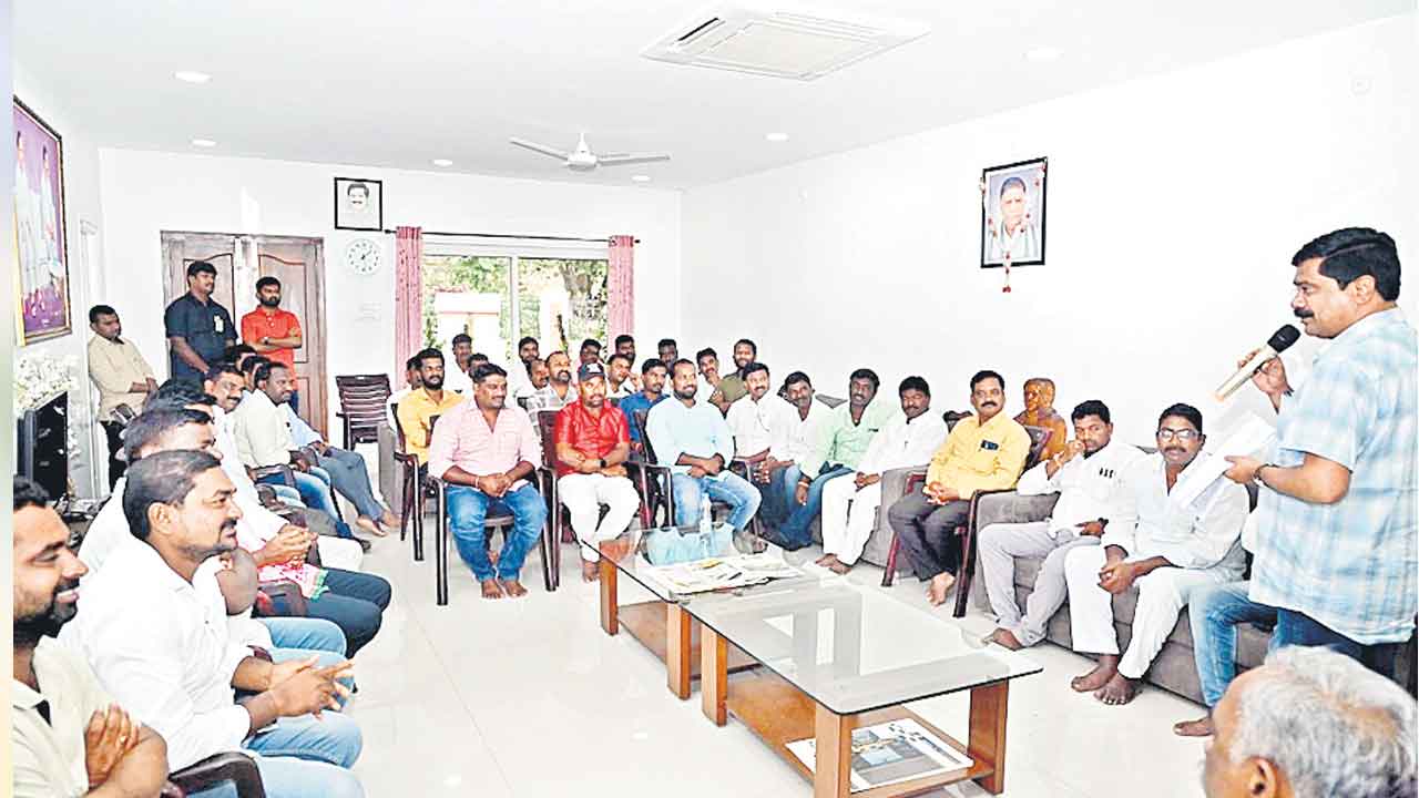 మునుగోడులో ఎగిరేది గులాబీ జెండానే