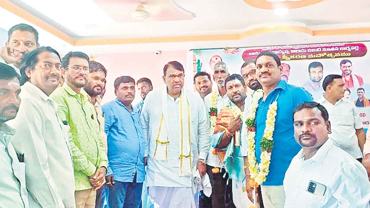 భక్తితోపాటు సత్ప్రవర్తనా ముఖ్యమే
