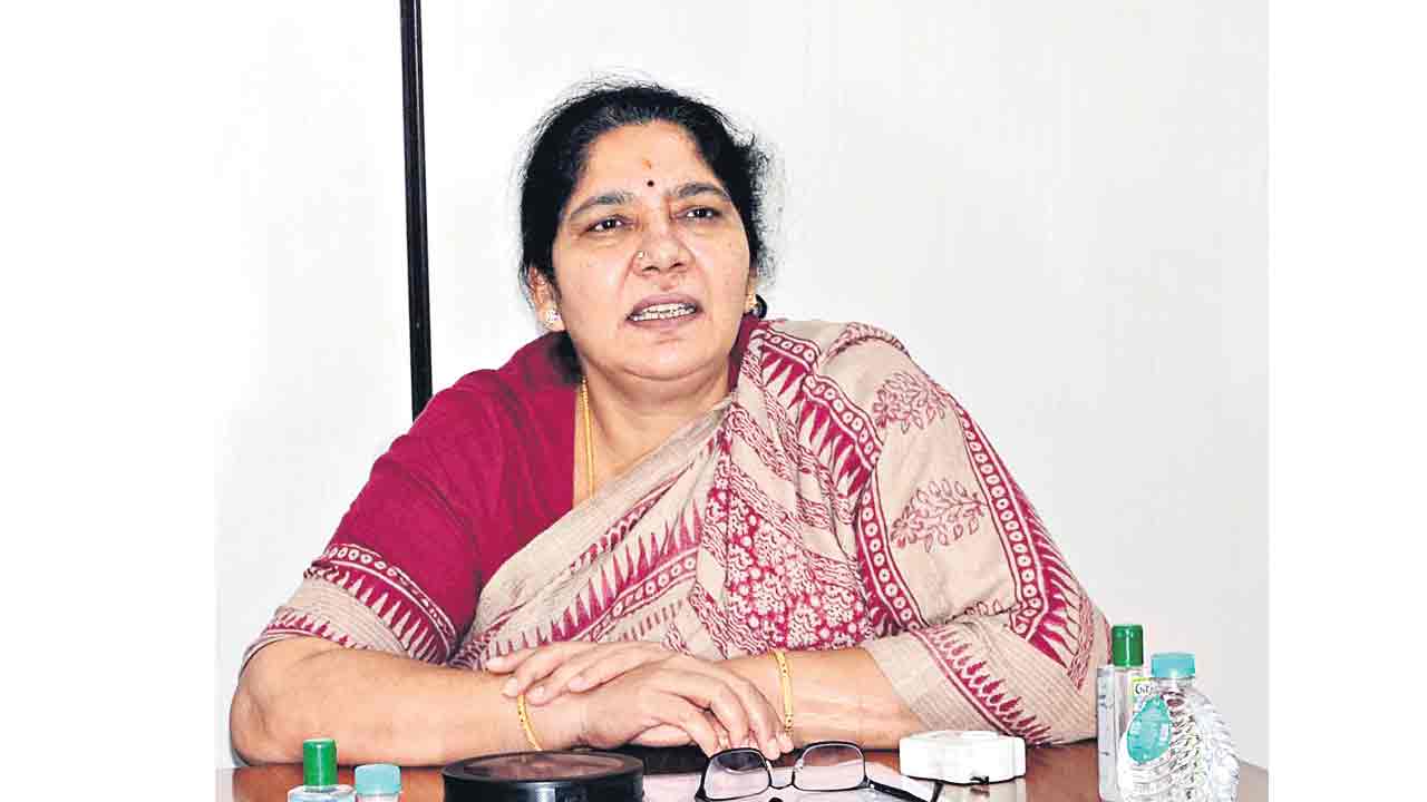 ఆడబిడ్డల అభ్యున్నతే సర్కార్‌ ధ్యేయం