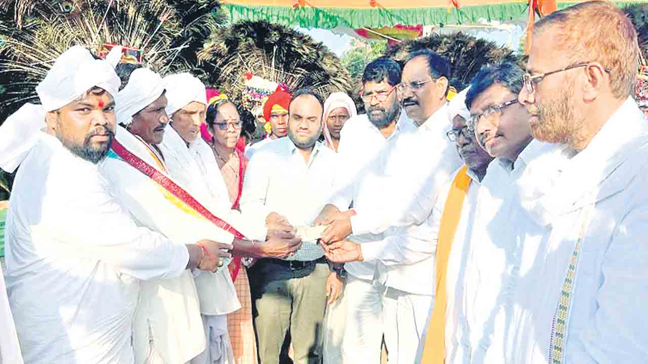 గూడేల్లో దండారీ ఉత్సవాలు