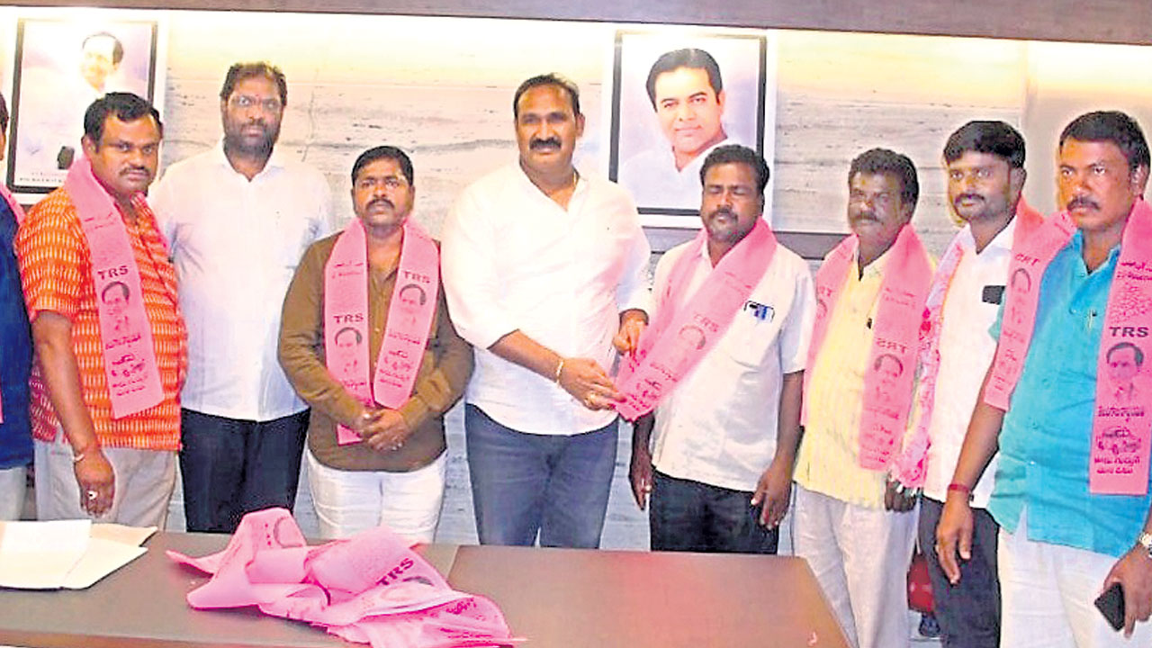 కాషాయ పార్టీకి ఎదురుదెబ్బ