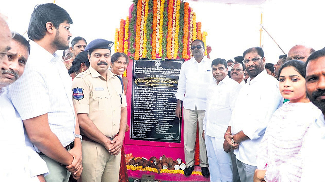 ఎన్నికలప్పుడే కన్పించే పార్టీలను నమ్మొద్దు