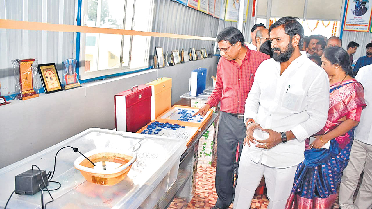 విద్యార్థులకు అబ్దుల్‌ కలామ్‌ స్ఫూర్తి