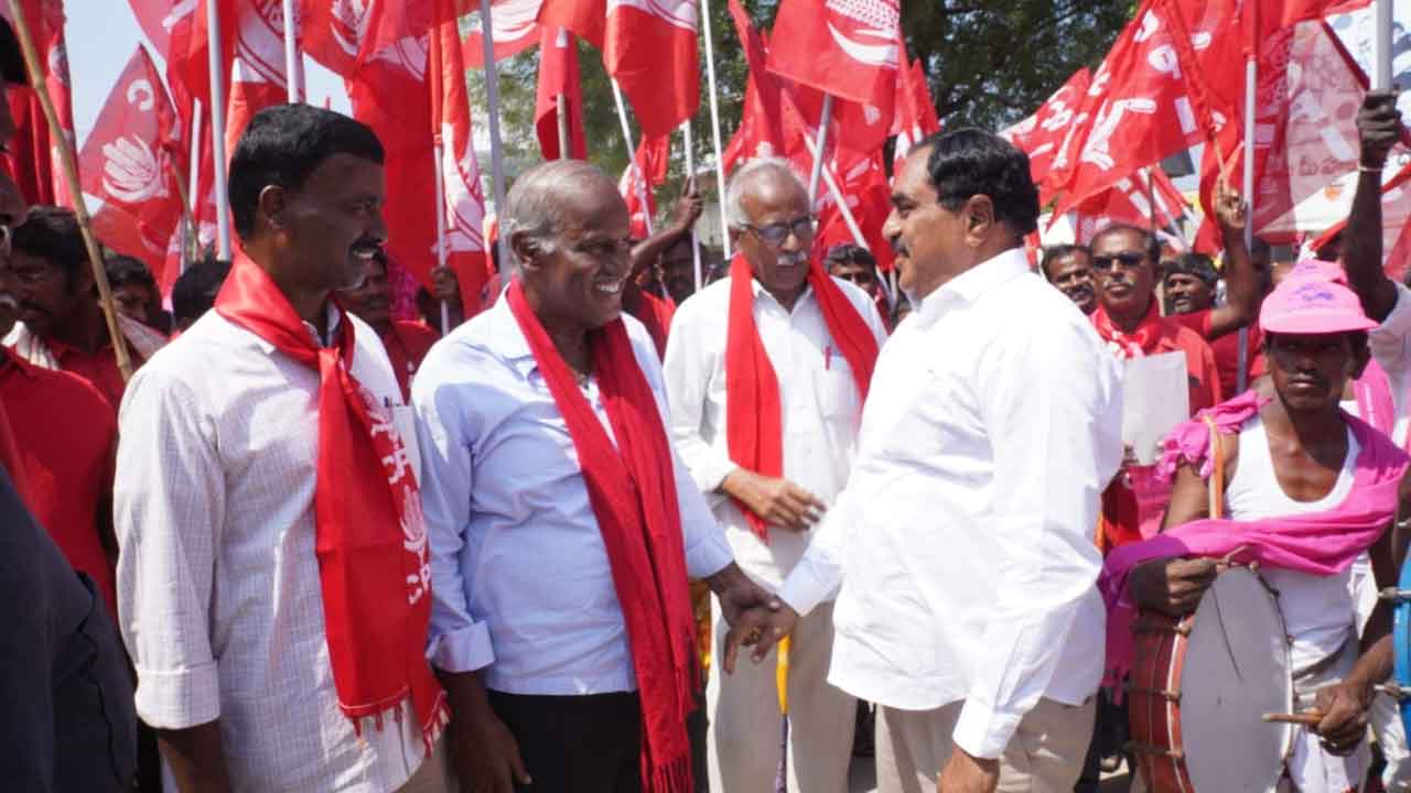 సీపీఐ, సీపీఎం నాయకులతో మంత్రి ఎర్రబెల్లి భేటీ