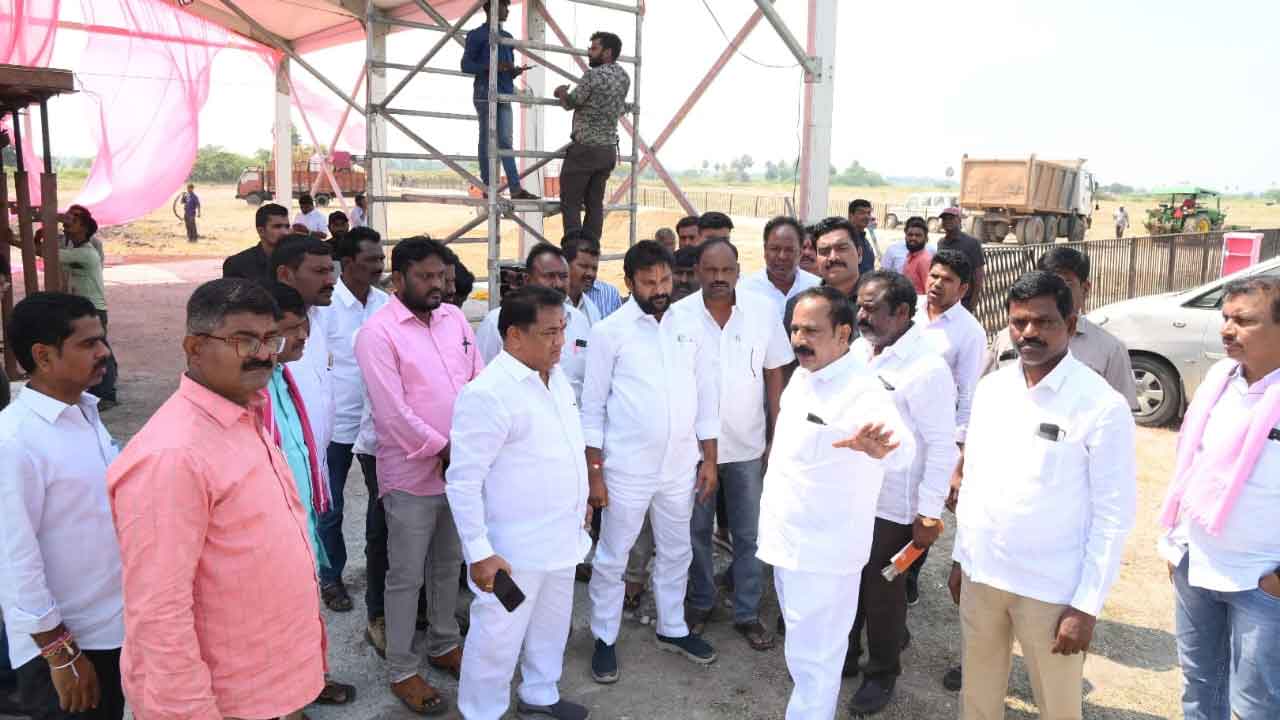 బీఆర్‌ఎస్‌తో ఉలిక్కిపడుతున్న బీజేపీ : టీఆర్‌ఎస్‌ ఎమ్మెల్సీలు రవీందర్‌రావు, సారయ్య