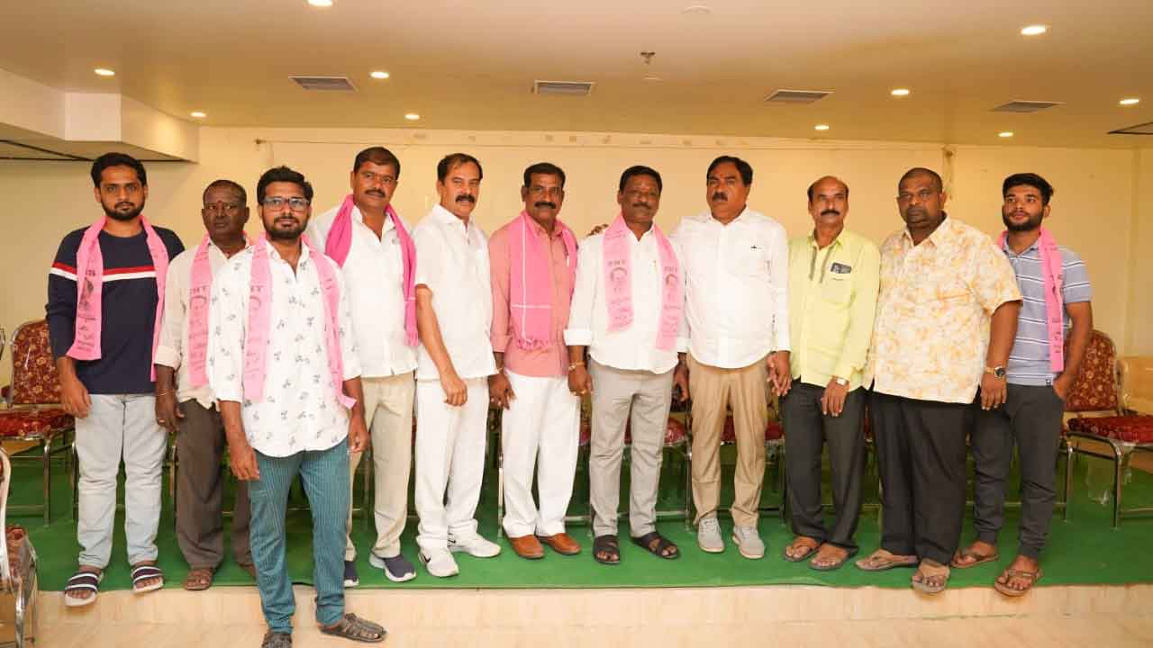 టీఆర్‌ఎస్‌లో బీజేపీ, కాంగ్రెస్‌ నాయకులు చేరిక