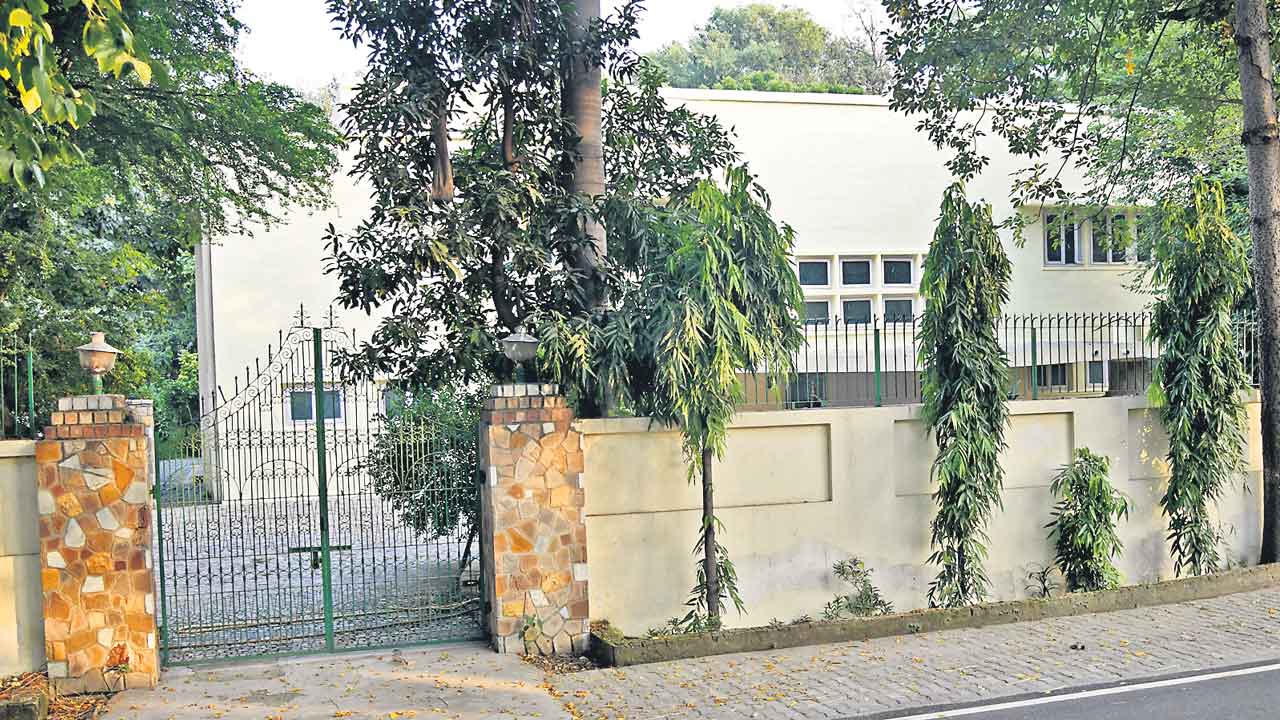 ఢిల్లీలో బీఆర్‌ఎస్‌ కార్యాలయం ముస్తాబు