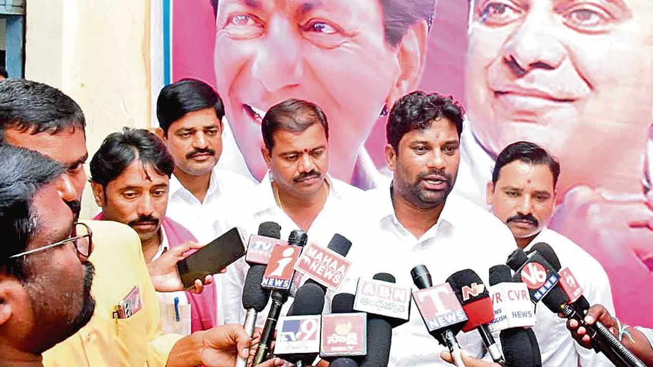 బీజేపీని కూకటివేళ్లతో పెకిలించాలె