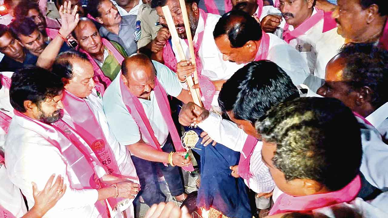 బీజేపీకి చావుదెబ్బ..ఛీ కొడుతున్న మునుగోడు జనం