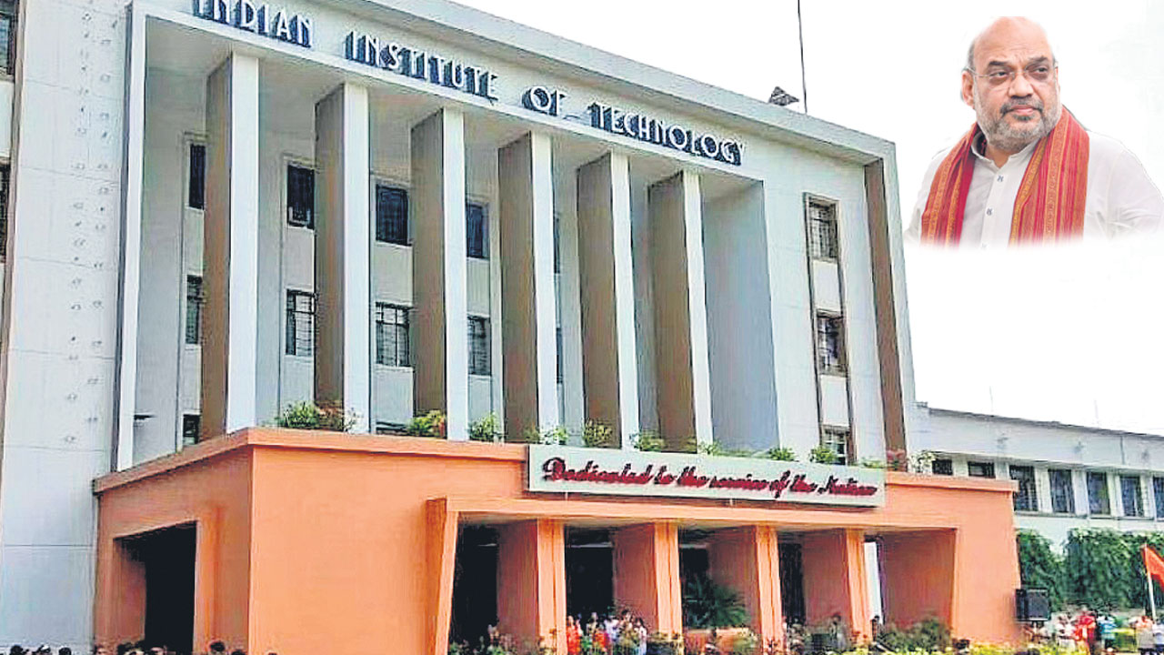 ఐఐటీల్లోనూ హిందీయే.. విద్యార్థులకు ఆ భాషలోనే బోధించాలి