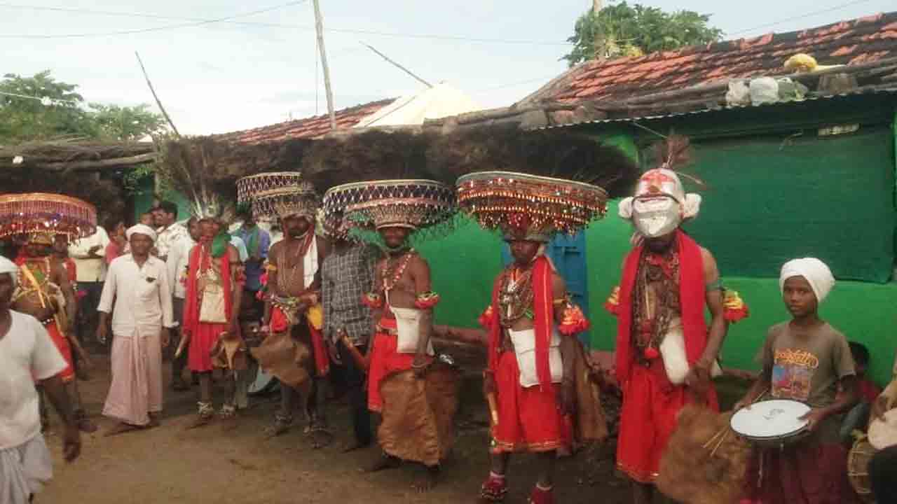 ‘ఏత్మాసూర్‌’కు ప్రత్యేక పూజలు