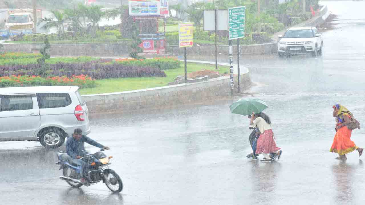 జిల్లాలో జోరు వాన