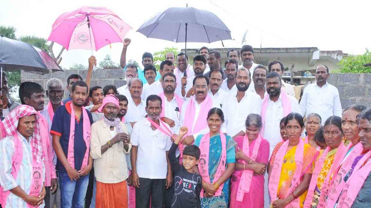 గులాబీ పార్టీలోకి వలసల జోరు