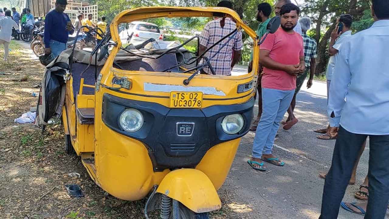 జగిత్యాల జిల్లాలో రోడ్డు ప్రమాదం..ముగ్గురు మృతి