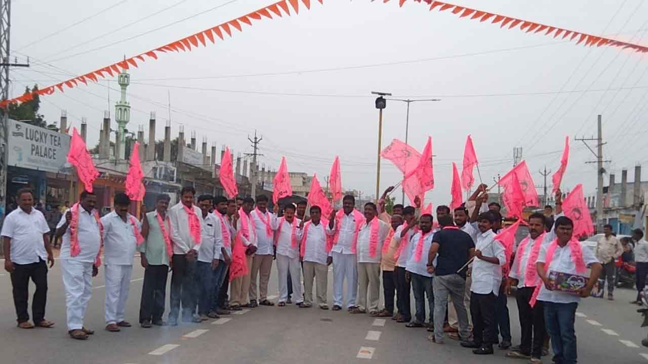 బీఆర్‌ఎస్‌ ప్రకటనతో సంబురాలు