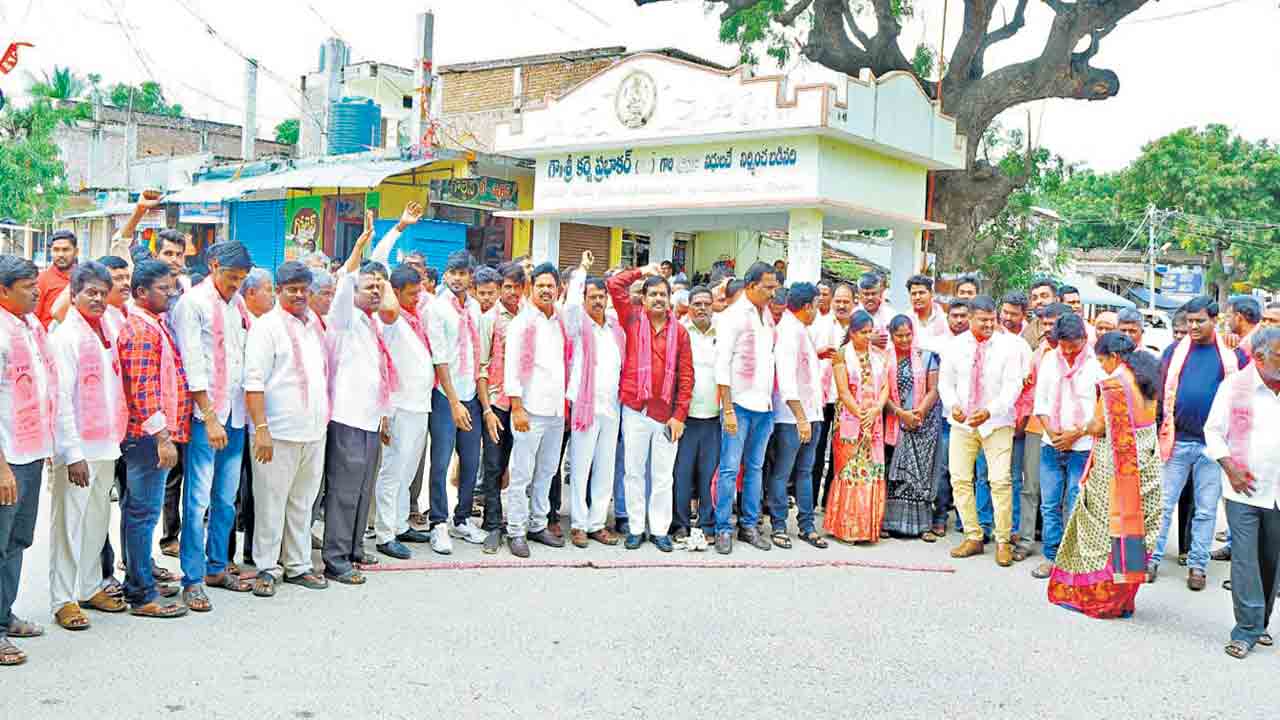 మునుగోడులో గులాబీహోరు